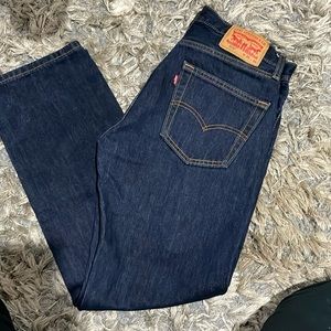 Unsure if the size is boys or men’s. Picture is provided of size tag